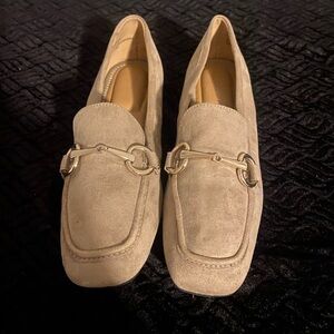 Women's Beige Loafers Kelly & Katie Size 9 1/2
